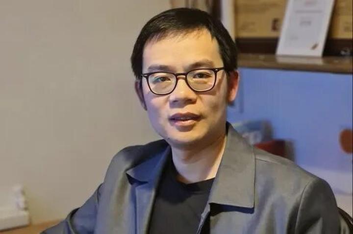 Phương Oanh diện set đồ 50 - Cảm hứng video marketing từ Hotspot Matrix